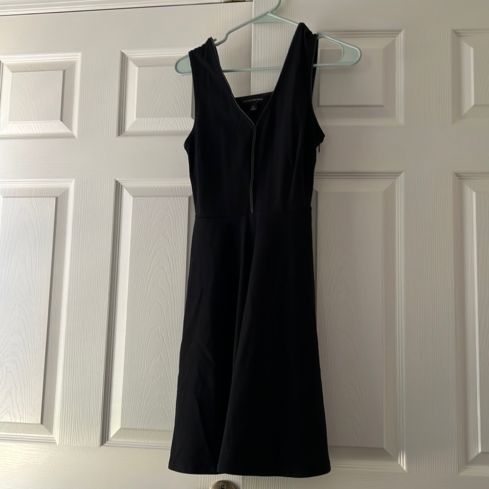 Banana republic sleeveless black dress